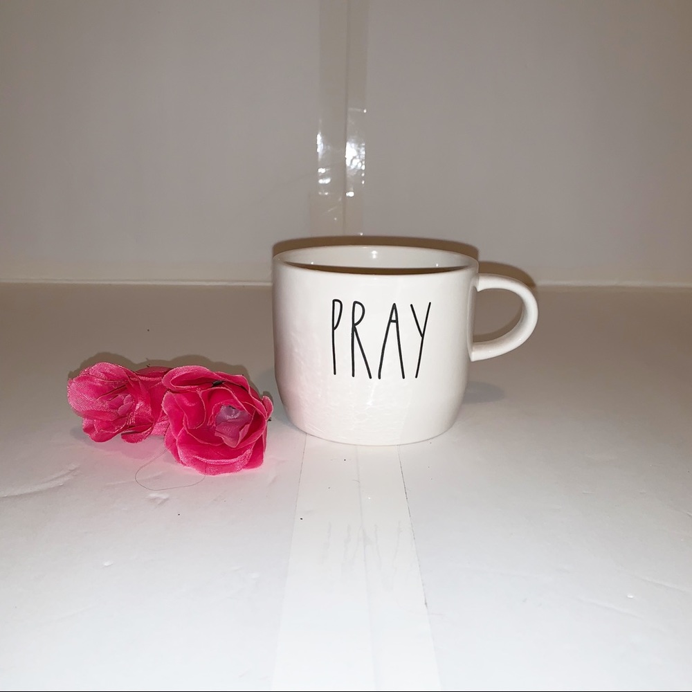 NWT Rae Dunn “PRAY” Mug
